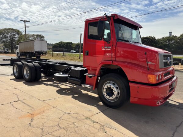 MERCEDES BENZ 1620 2009