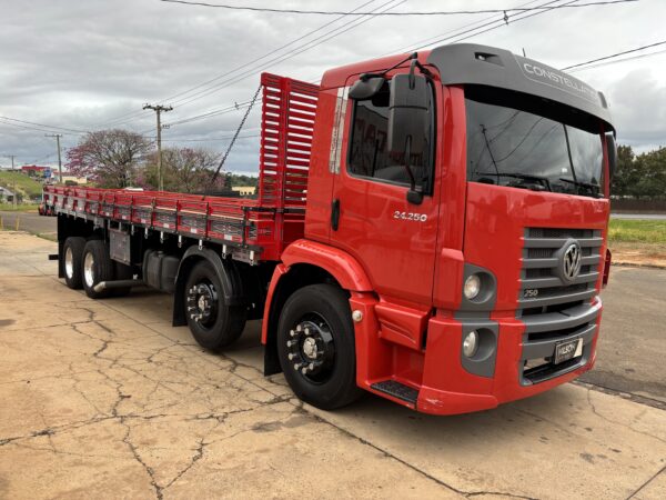VOLKSWAGEN 24.250 CNC 2012