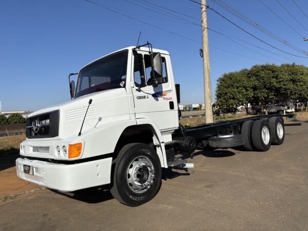 MERCEDES BENZ 1620 2001