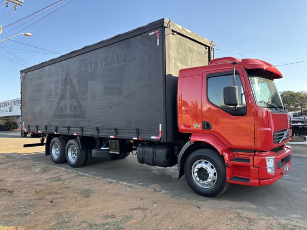 VOLVO VM 260 2008