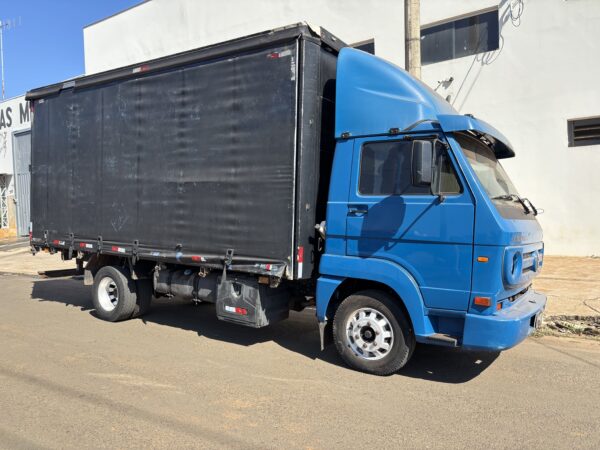 VOLKSWAGEN 8.150 2012
