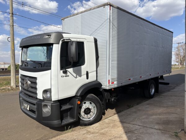 VOLKSWAGEN 13.180  2010