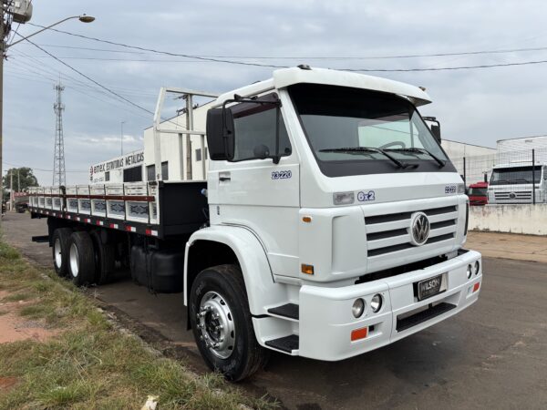 VOLKSWAGEN 23.220 2005