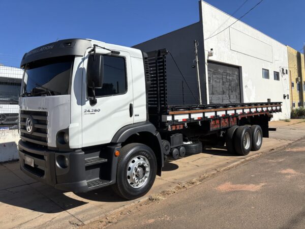 VOLKSWAGEN 24.280 CRM 2013