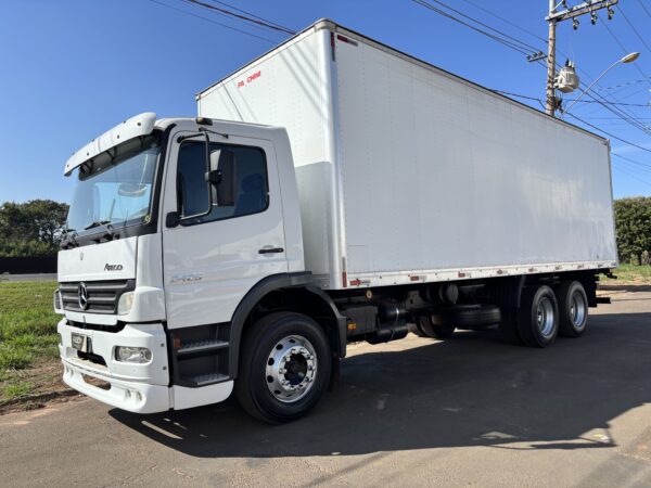 MERCEDES BENZ ATEGO 2425 2011